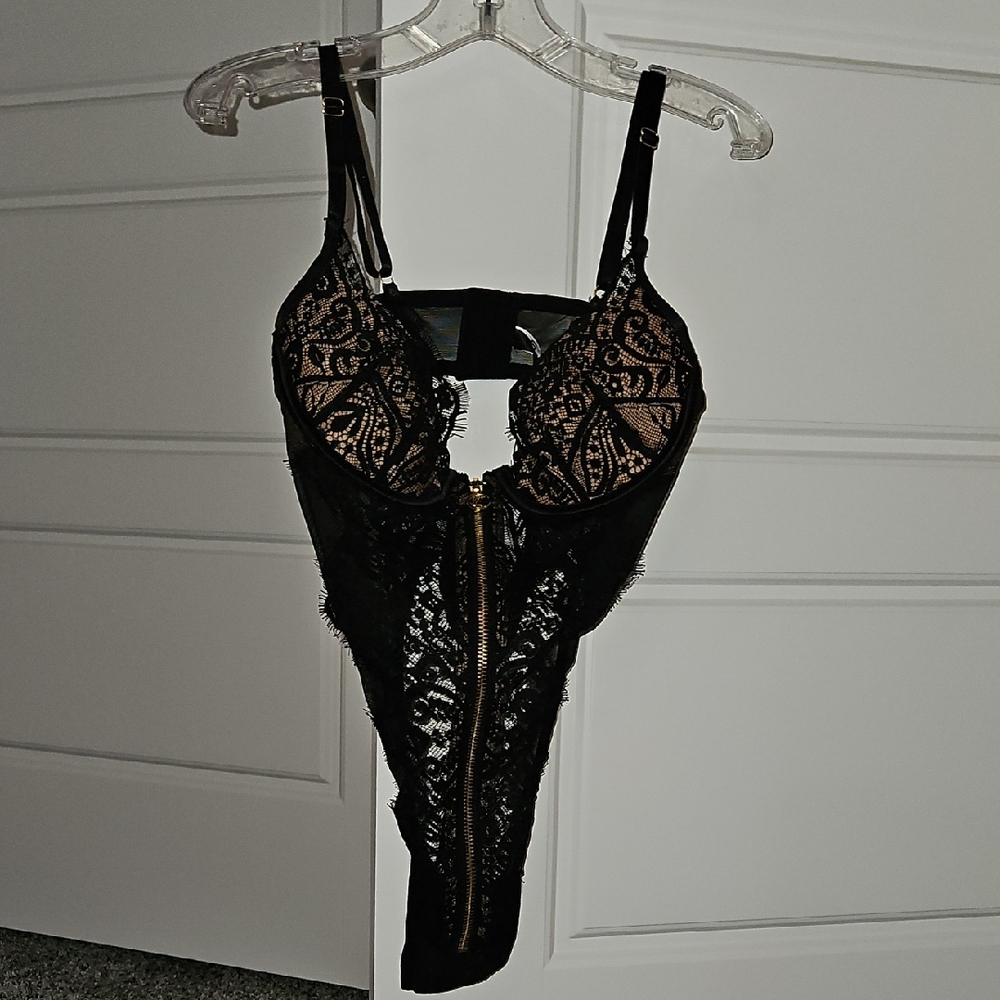 Elegant Black Lace Shapewear Bodysuit